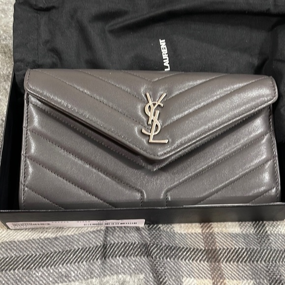 Saint Laurent Lambskin Y Quilted Monogram Large Loulou Flap Wallet Asphalt Gray - Picture 2 of 8